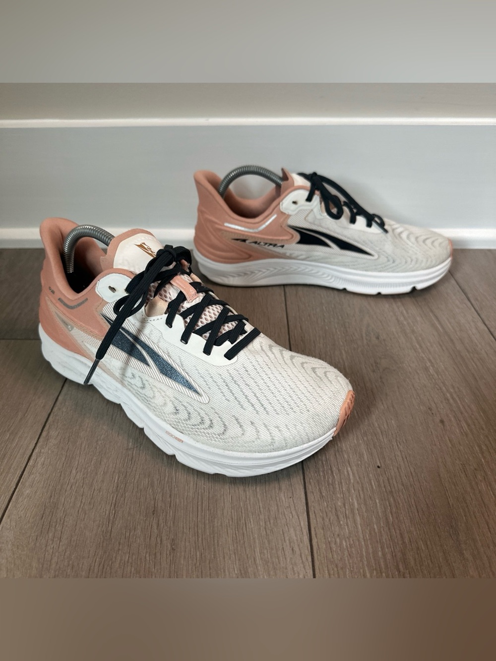 Altra Women’s Size 9.5 Torin 6 Running Shoes Sneakers Peach ALOA7R78110